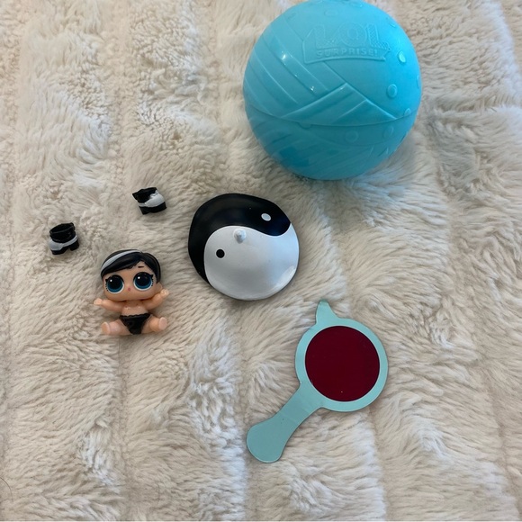 5 LOL Surprise Balls Gold Pets Hairvibes Scuba Skunk Supreme Queen YingYang Baby - Picture 10 of 10